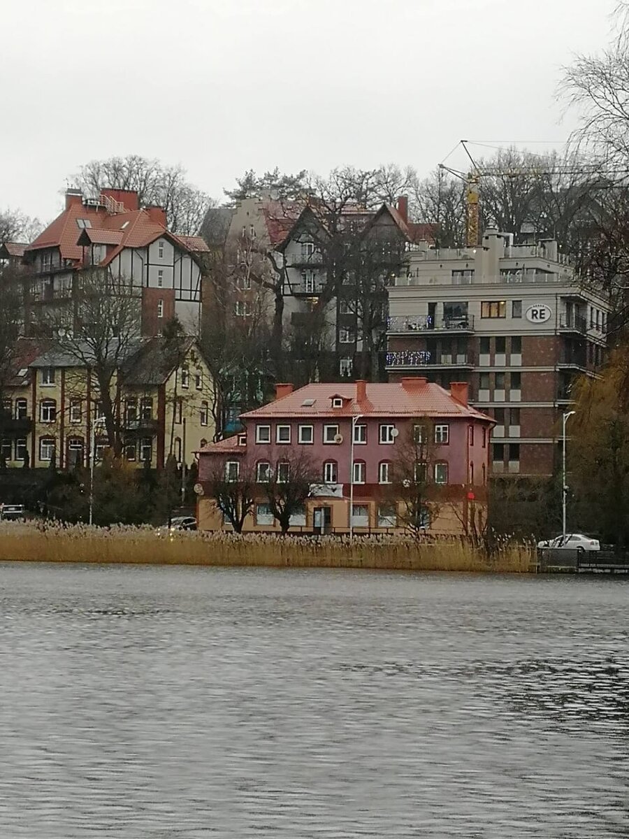 Вокруг озеро Тихого