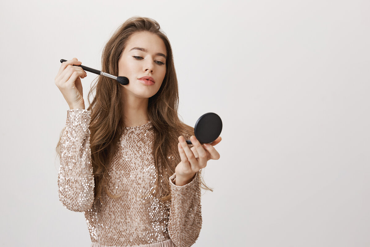 Что делать, чтобы макияж держался дольше: 11 полезных бьюти-хаков