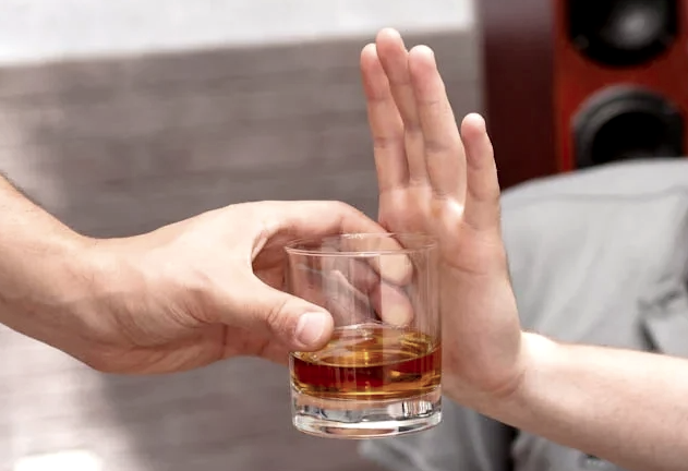 Отец был слишком слаб, чтобы сказать алкоголю "нет". Это его и погубило, в конечном счёте..