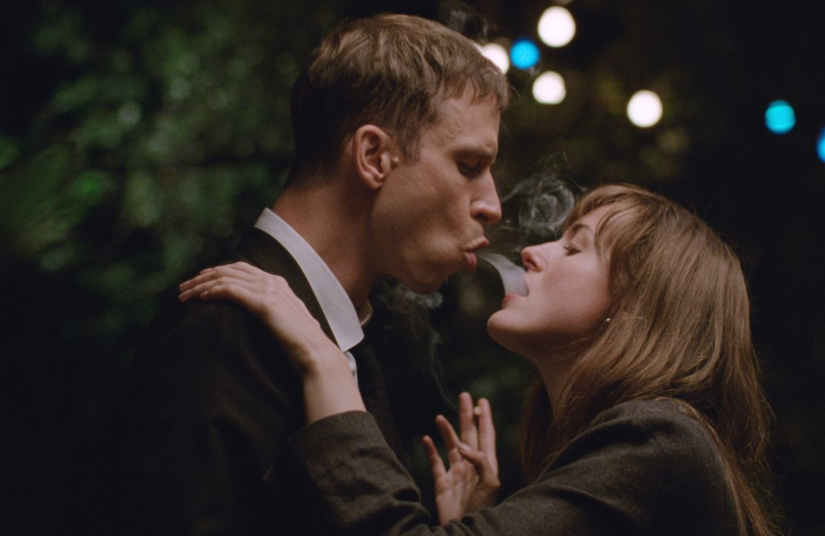 худший человек на свете фильм кадры. худший человек на свете фильм 2022. ренате реинсве. фильм худший человек на свете триер. худший человек на свете фильм 2022.