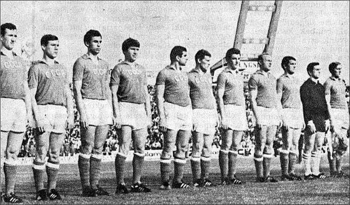 Перед началом матча (слева направо): Игорь Численко, Юрий Истомин, Виктор Аничкин, Эдуард Малофеев, Муртаз Хурцилава, Анатолий Банишевский, Владимир Капличный, Эдуард Стрельцов, Валерий Воронин, Анзор Кавазашвили, Альберт Шестернёв.  