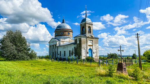 Село Старое Ракитино. Красивая Казанская церковь