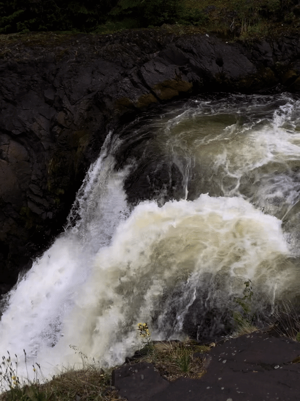 Бурлящая вода Кивача