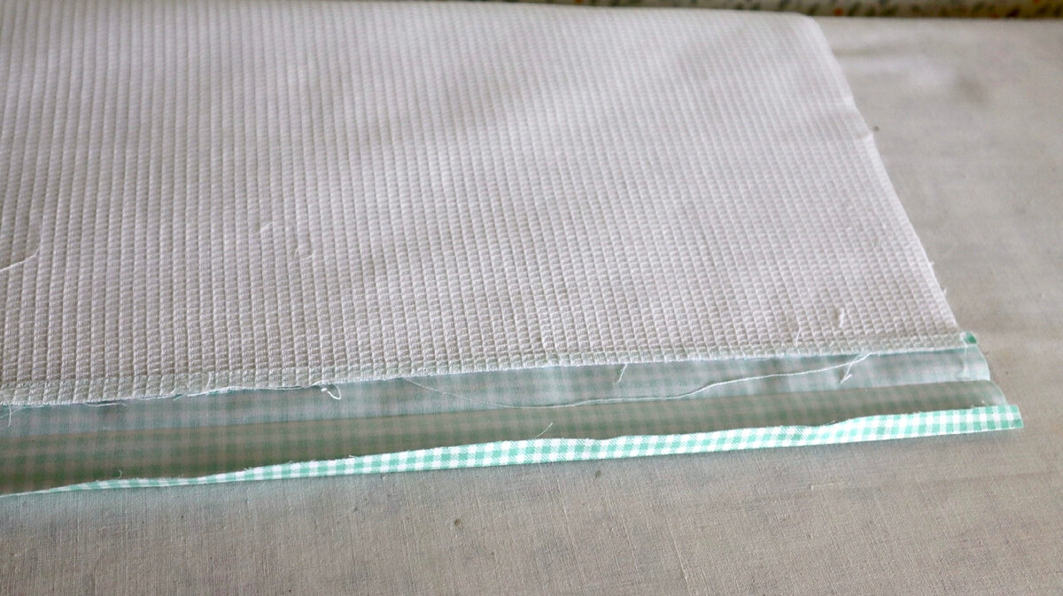 Листайте вправо