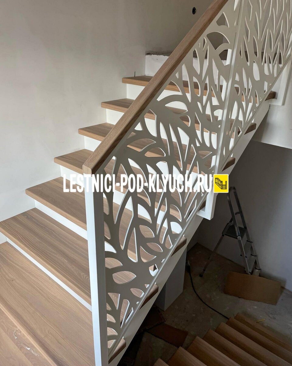 Принимаем звонки: пн-вс с 8:00 до 21:00 (8 499 490-72-90). Электронная почта: info@lestnici-pod-klyuch.ru