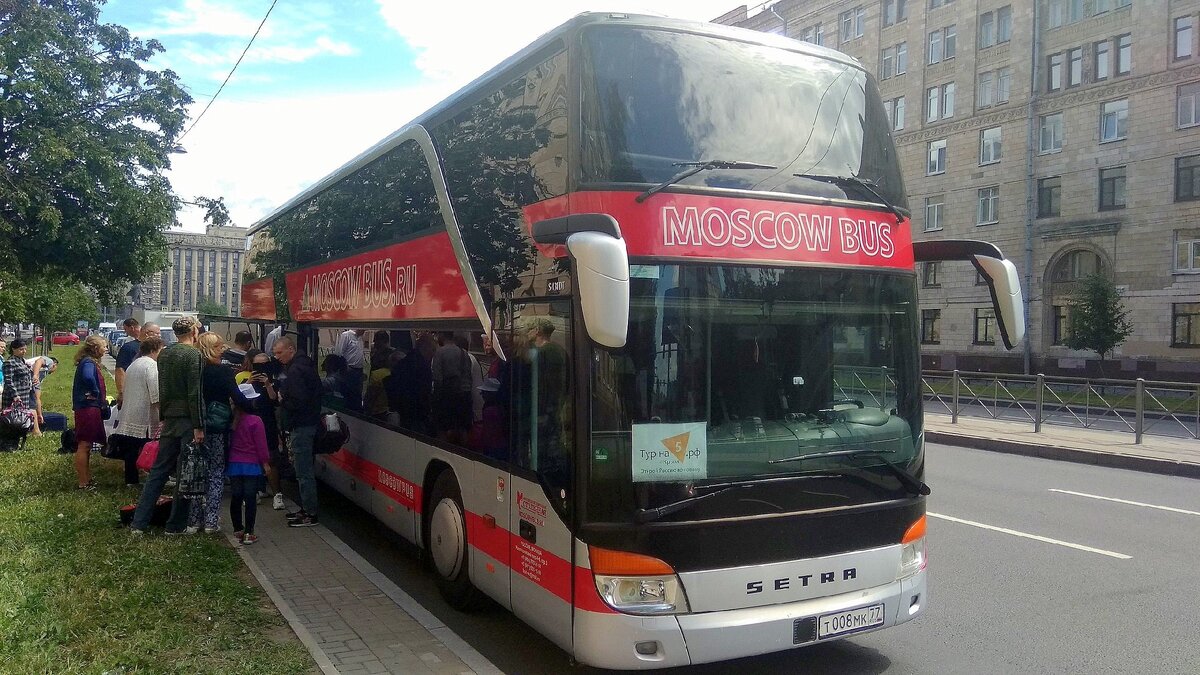 Туристический автобус сетра в Санкт Петербурге фото