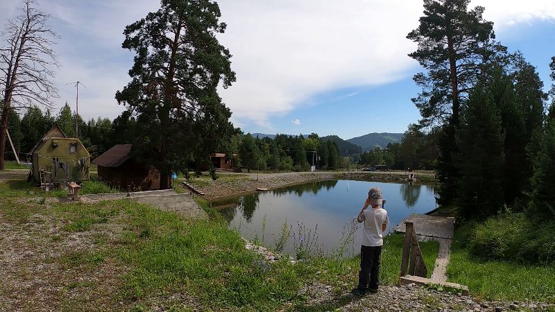 Озеро, где разводят мальков.