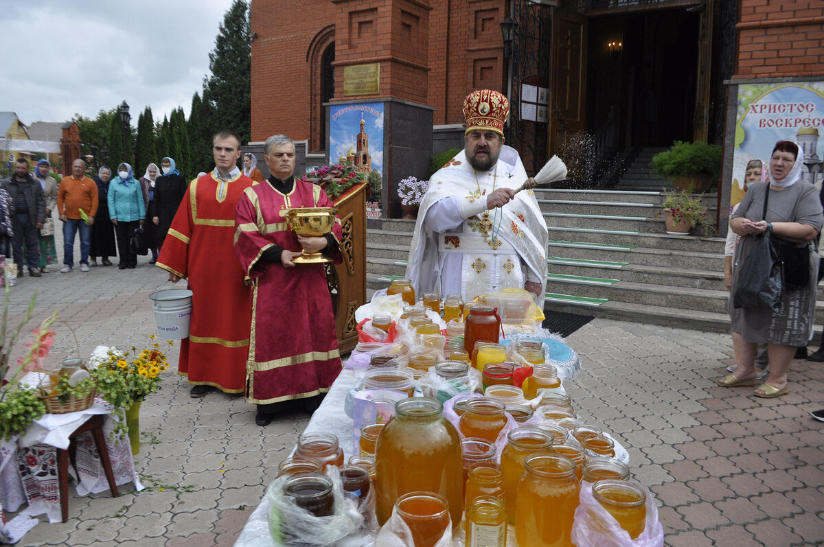 Салат на медовый спас