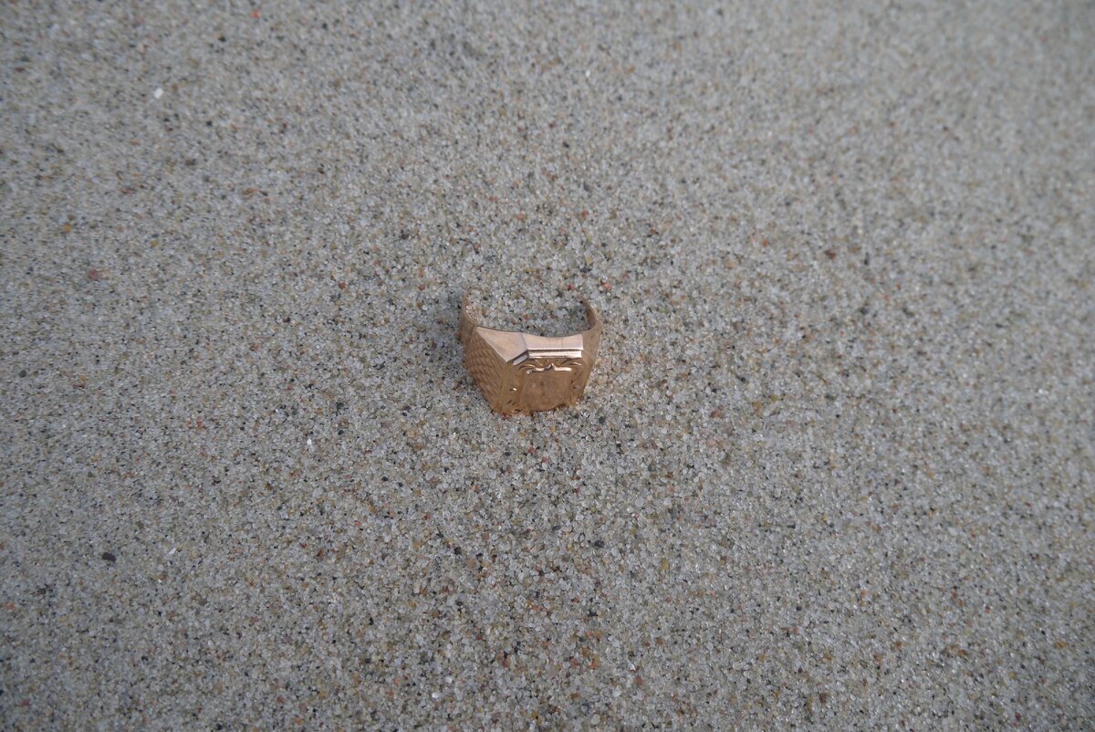 Находки золота на пляже с металлоискателем