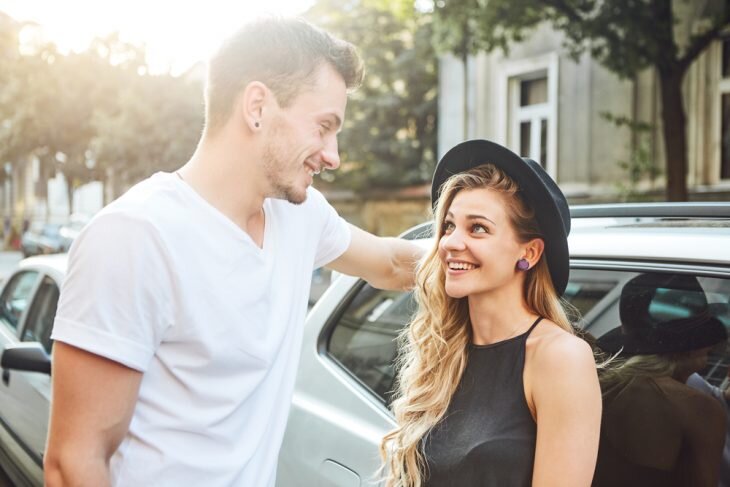 Зачастую при общении с новыми людьми мы не обращаем внимание на некоторые "маркеры" 