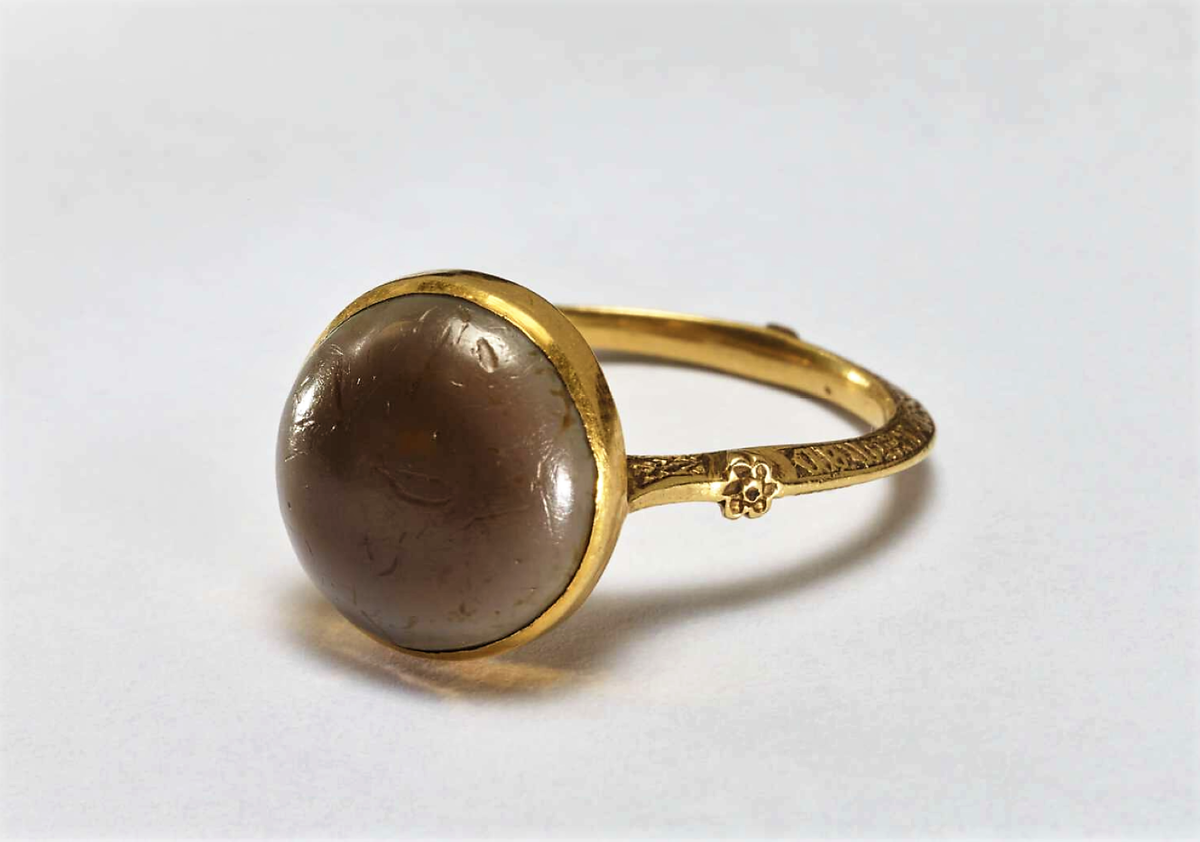 Кольцо с бафонитом, 14 век, Италия. Экспонат Британского музея