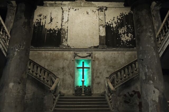 Не время, не пламя не смогли её уничтожить. Сегодня это визитная карточка Петербурга.