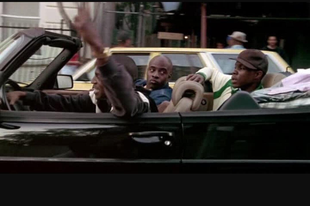 Фильм о парне по имени Эйс из обычной семьи, который работает в химчистке,действие разворачивается в 1986 году в Гарлеме, у него есть лучший друг Митч, которого отправили за решётку, до ареста он отдал брюки в химчистку где работает Эйс. Он случайно находит в кармане брюк Митча кокаин. Ему пришла в голову идея продать его, так Эйс встал на путь наркоторговца и мы увидим как быстро он поднимается наверх, как растёт его империя, но за все нужно когда-то платить.(P. S. Я против пропаганды наркотиков и всей деятельности которая с ними связана) 