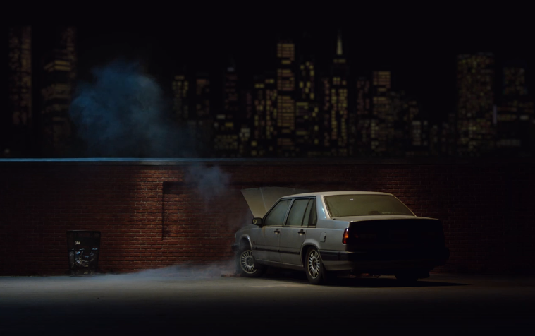 Надписи на стене пропали, значит ли это, что клип по сути до Left & Right?