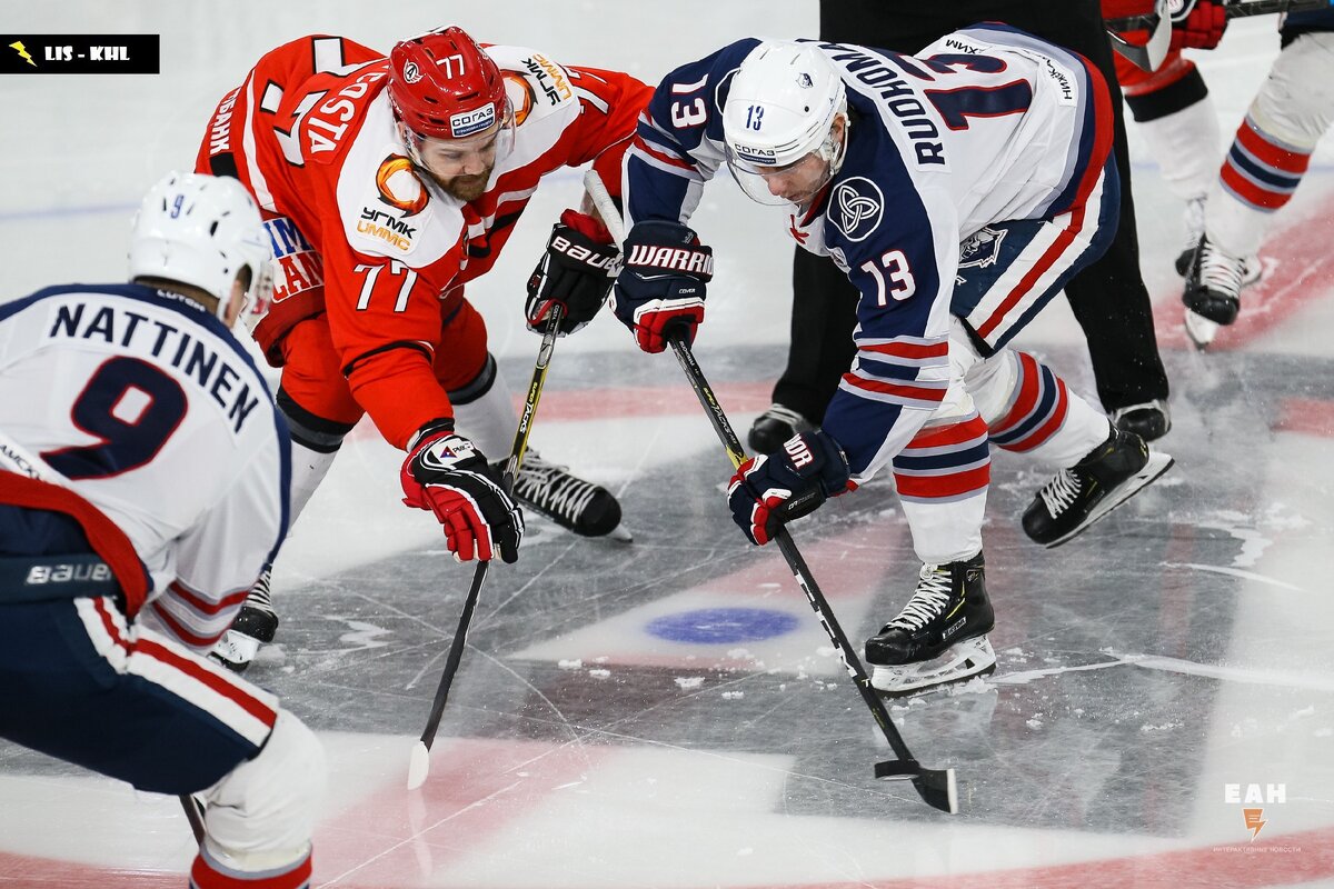 НефтехимикVSАвтомобилист 9фото с сайта Яндекс Картинки)