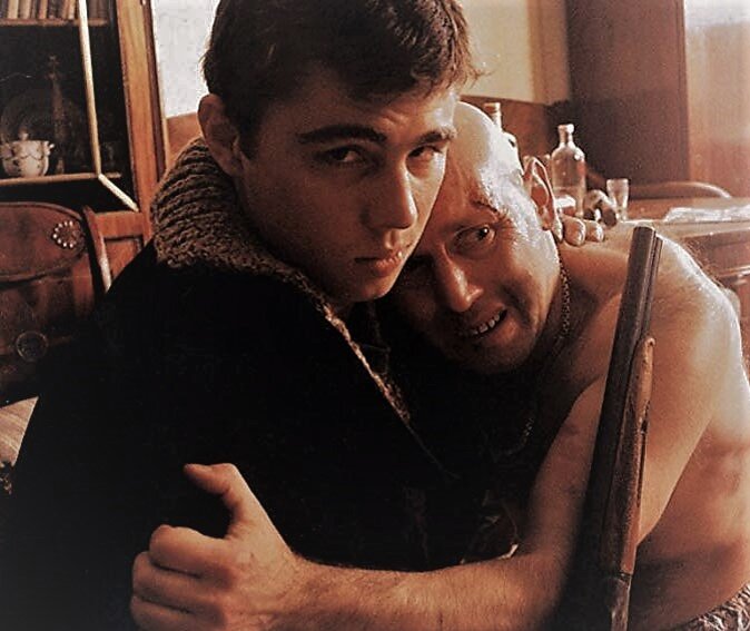 кадр из фильма Брат (реж. А.Балабанов)