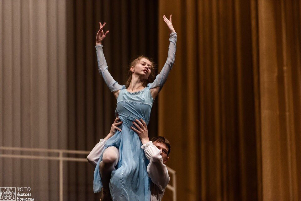 Фотография учащихся с репетиции отчётного концерта 