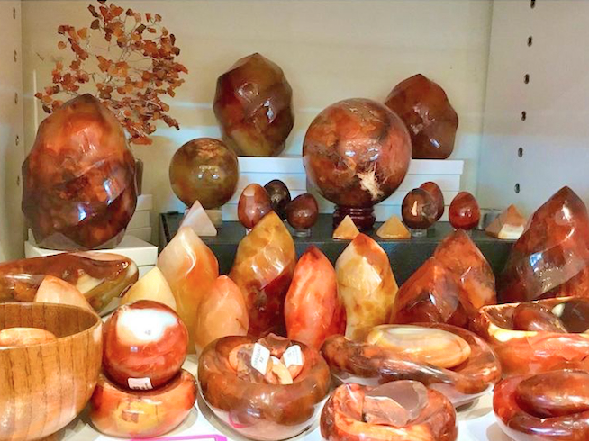 Сердолик, шары и пирамиды для энергетической работы, скриншот автора