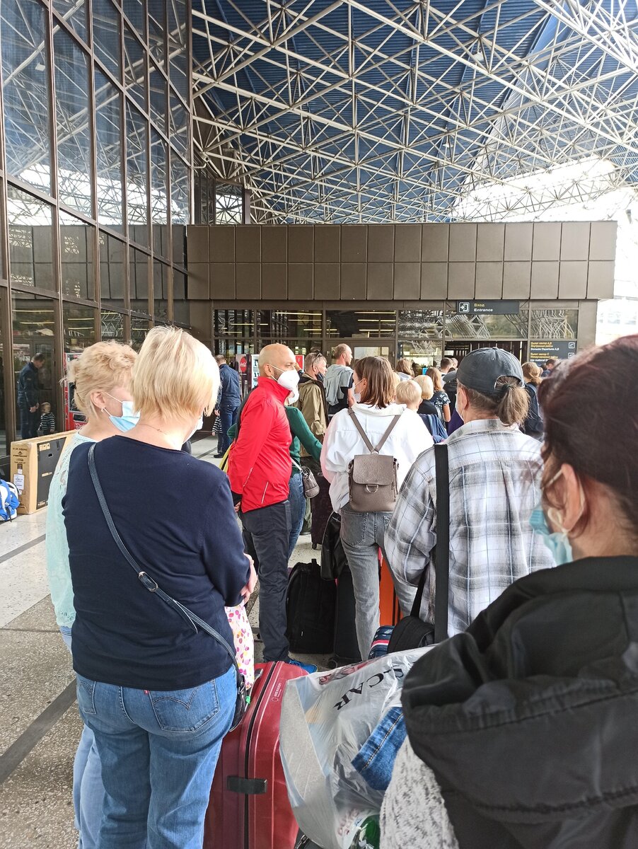 В день отлета из Сочи (31 октября) была очередь в аэропорт
