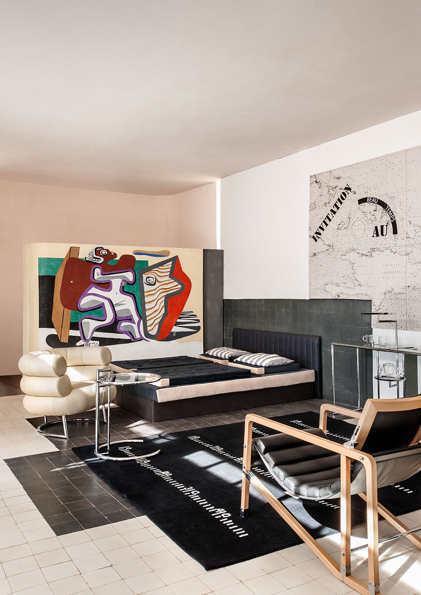 Дом-музей  E.1027, построенный по проекту Эйлин Грей на лазурном Берегу, между Ниццей и Монако в Рокбрюн-Кап-Мартен, 1926-1929 гг, Официальный сайт - www.e1027.org 