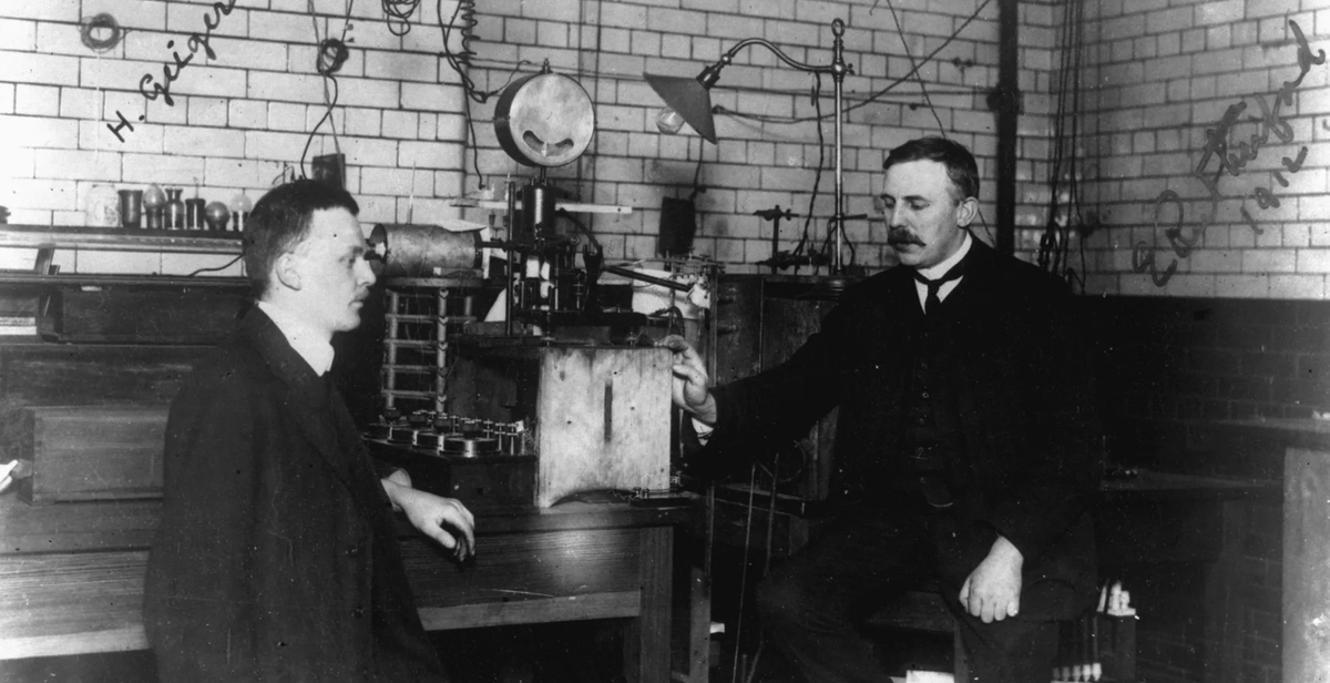 Ганс Гейгер и Эрнст Резерфорд - Величайшие умы человечества