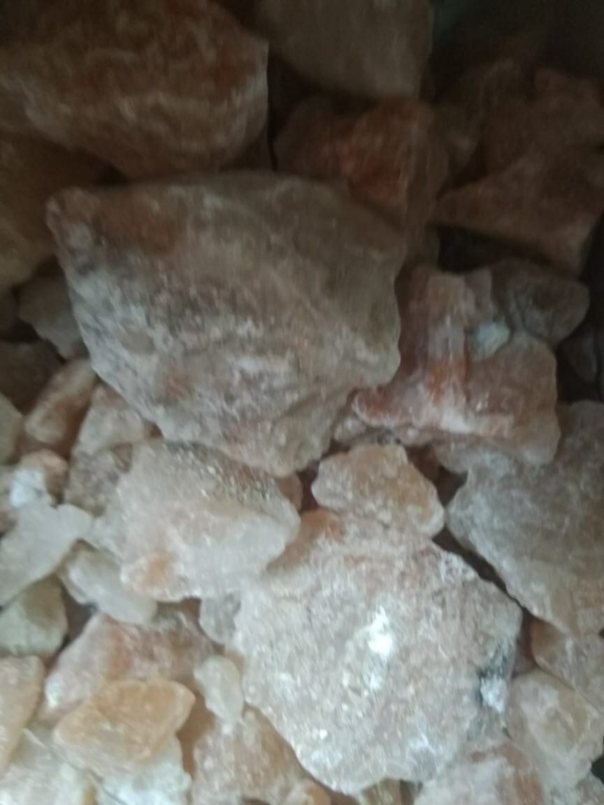 В виде гальки.