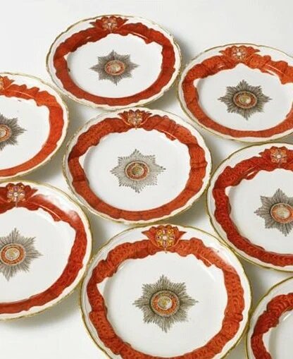 Фото из архива автора. Тарелки Александровский столовый сервиз