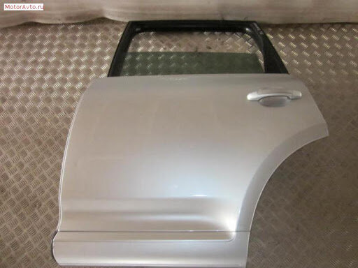 задняя дверь