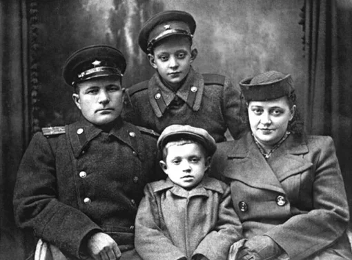 50 лет одиночества и позднее счастье короля эпизодов Льва Перфилова1