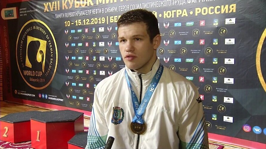 НА СНИМКЕ: боксёр Ярослав Дороничев. 