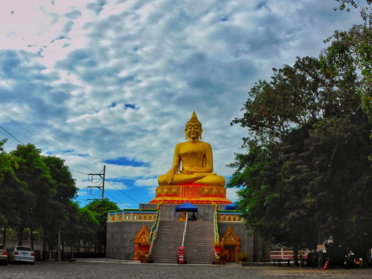 Очередной Big Buddha по дороге...