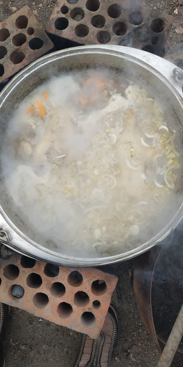 Всплыли красотки, жарко им стало