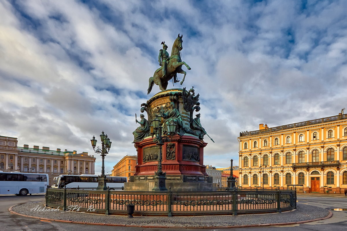 Памятник Николаю 1 в Санкт-Петербурге