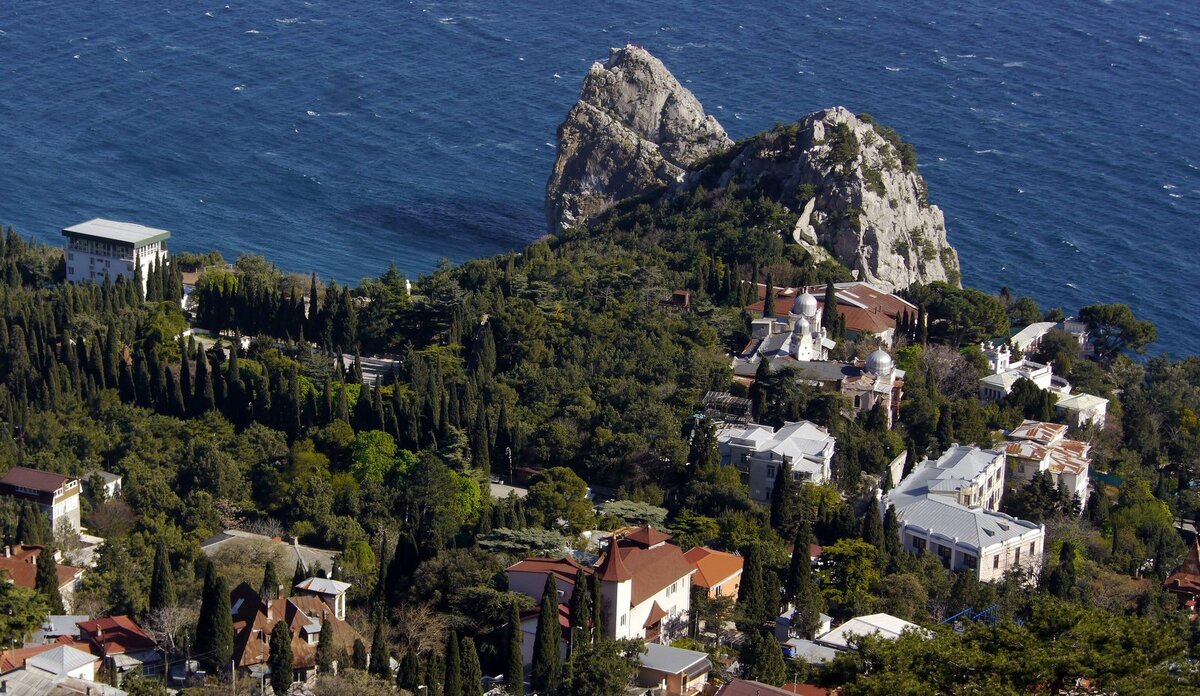 Приморский парк в Симеизе. Фото: Лидия Джебисашвили.