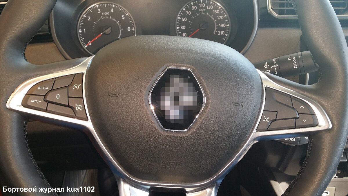 Мультифункциональный руль автомобиля. Автор фотографии kua1102