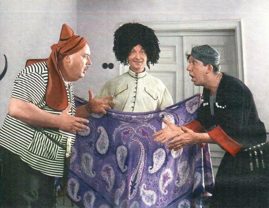 Служил в Ленинграде во время блокады. Сделал головокружительную карьеру, стал любимцем всего СССР. При этом, оставаясь настоящим человеком. Юрий Никулин – знаменитый актер цирка и кино.-4