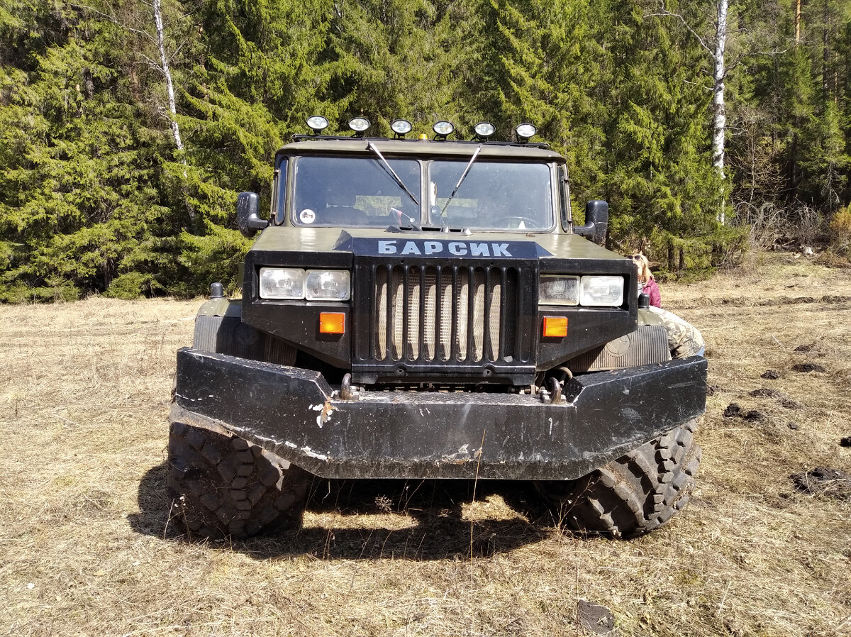 Вездеход, вид спереди.