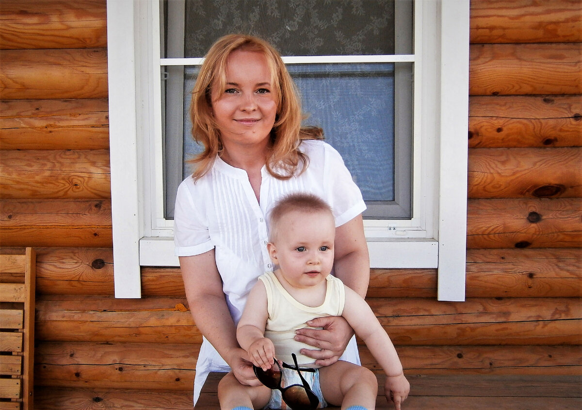 Мы  с дочкой Машей у нас на террасе