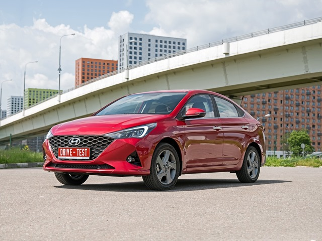 Hyundai Solaris входит в топ-10 по продажам в России, хотя недостатков у него немало