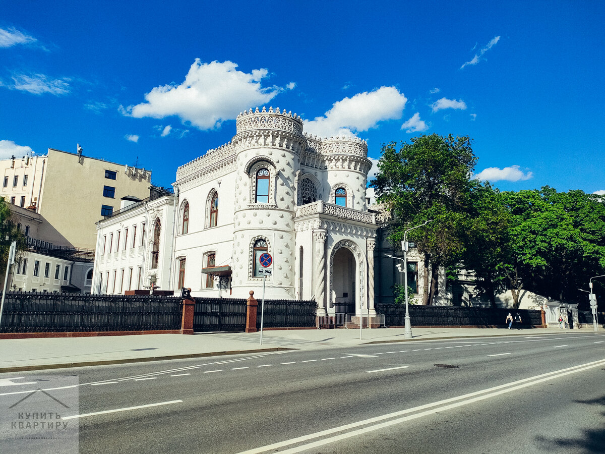 Особняк Арсения Морозова (ныне Дом приёмов Правительства РФ): ул. Воздвиженка, д. 16 #купитьквартиру 
А я иду, шагаю по Москве…(часть I)