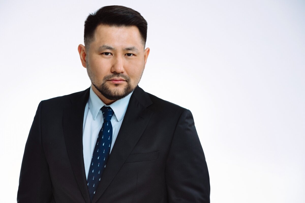  yakutskcity.ru Глава Якутска Евгений Григорьев 