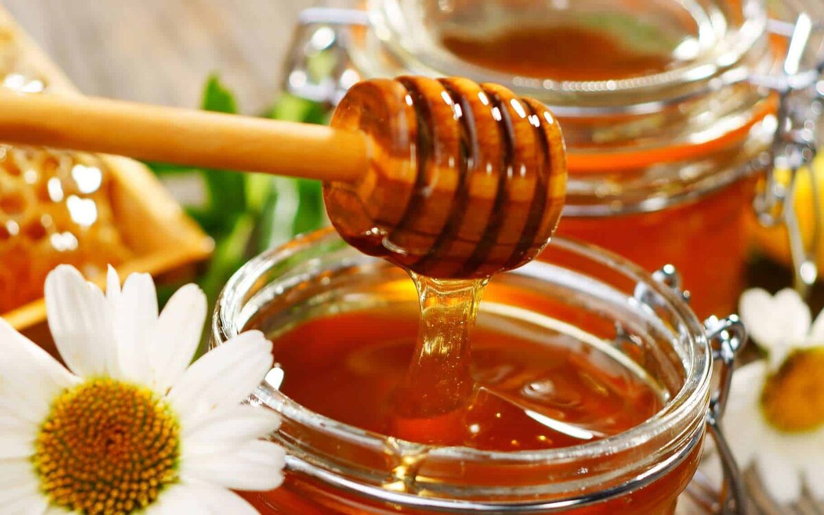 Вкушая вкусих мало меда. Мед цветочный разнотравье. Мёд разнотравье. Алтайское разнотравье мёд. Мёд натуральный.