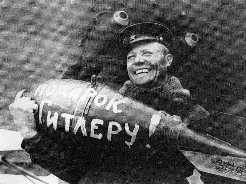 1941, 8 августа - советская морская авиация, базировавшаяся на островах Хийумаа и Сааремаа в Балтийском море, совершила первый за годы Великой Отечественной войны налет на Берлин.