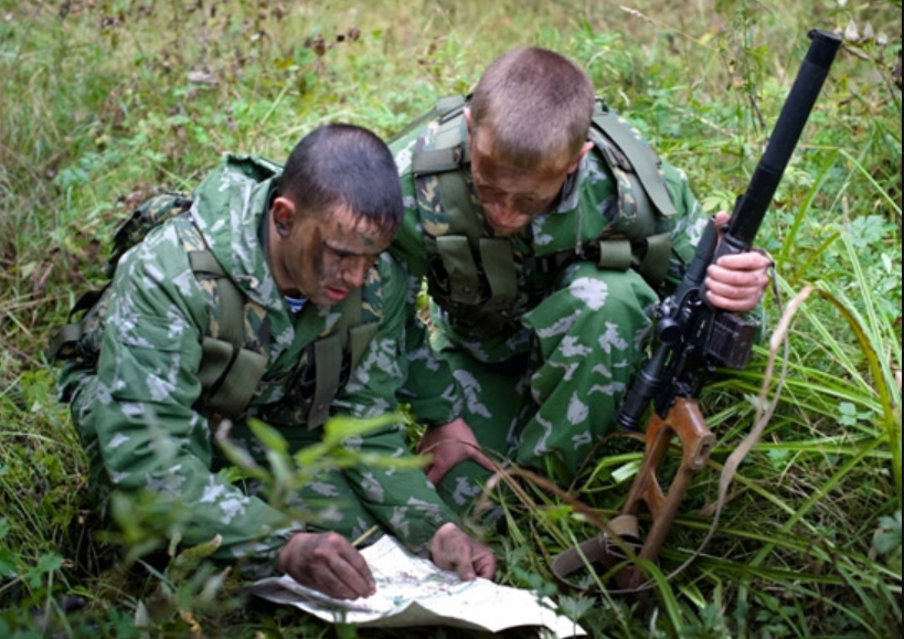 Разведка местности. Военный разведчик. Разведчик диверсант. Тактическая разведка в Российской армии.