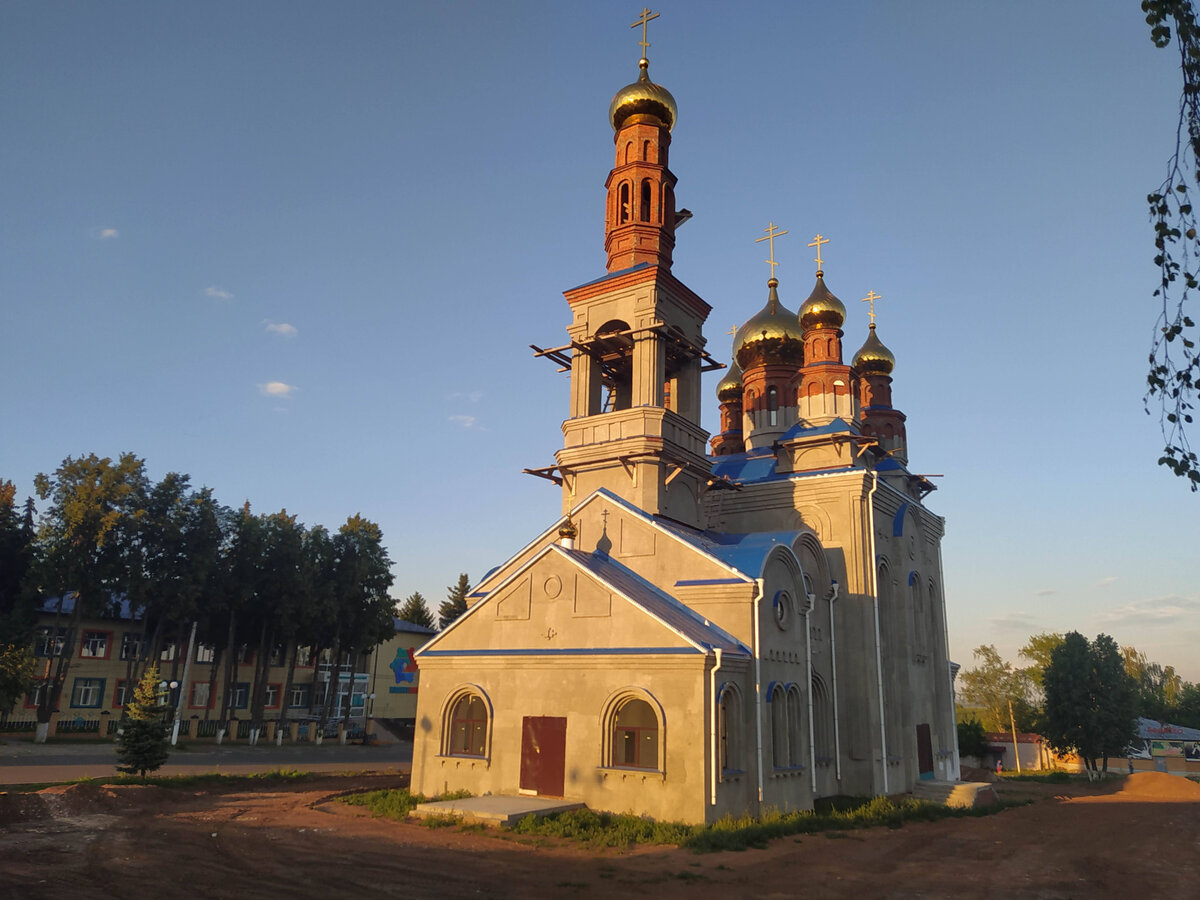Мамадыш отзывы. Собор Троицы Живоначальной Мамадыш. Троицкий храм Мамадыш. Татарстан Мамадышский район. Новая Церковь Мамадыш.