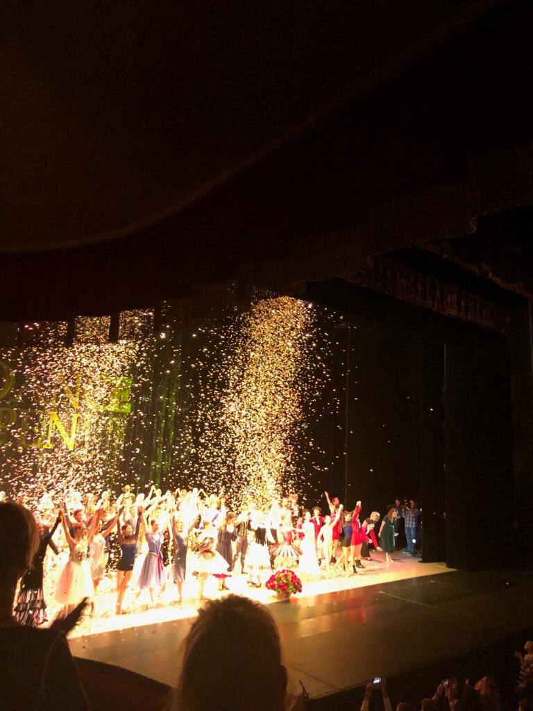 Звездный дождь на сцене Александринки