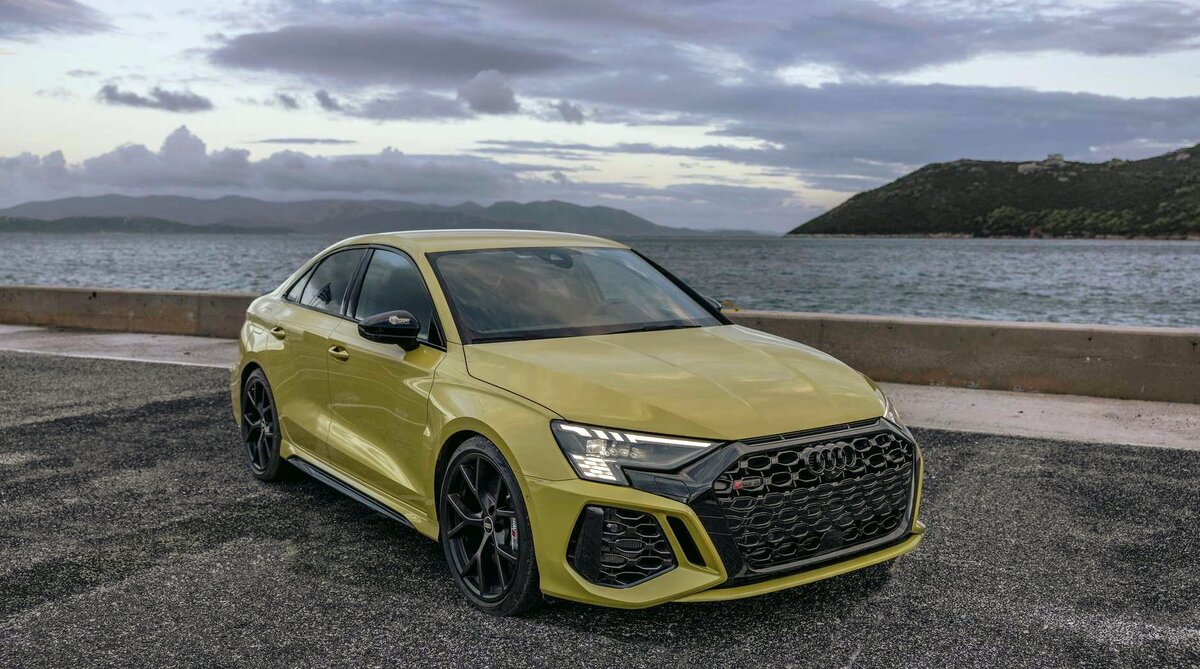 Audi RS3 2022 года