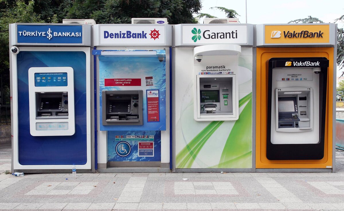 Российские банки в турции. Турция терминал. Банкомат в аэропорту. Турция терминал. Банкомат (atm).
