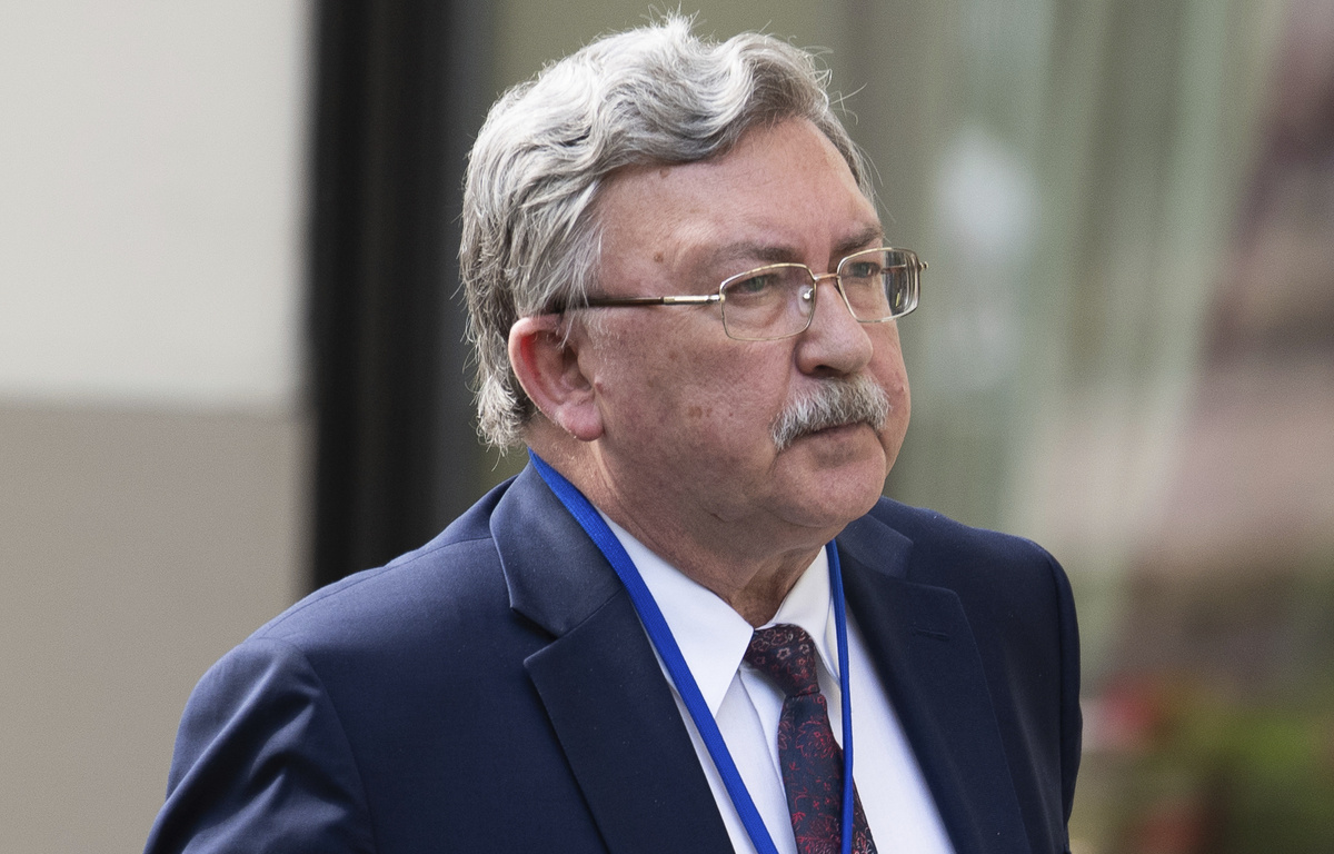    Постпред РФ в Вене Михаил Ульянов  AP Photo/Florian Schroetter