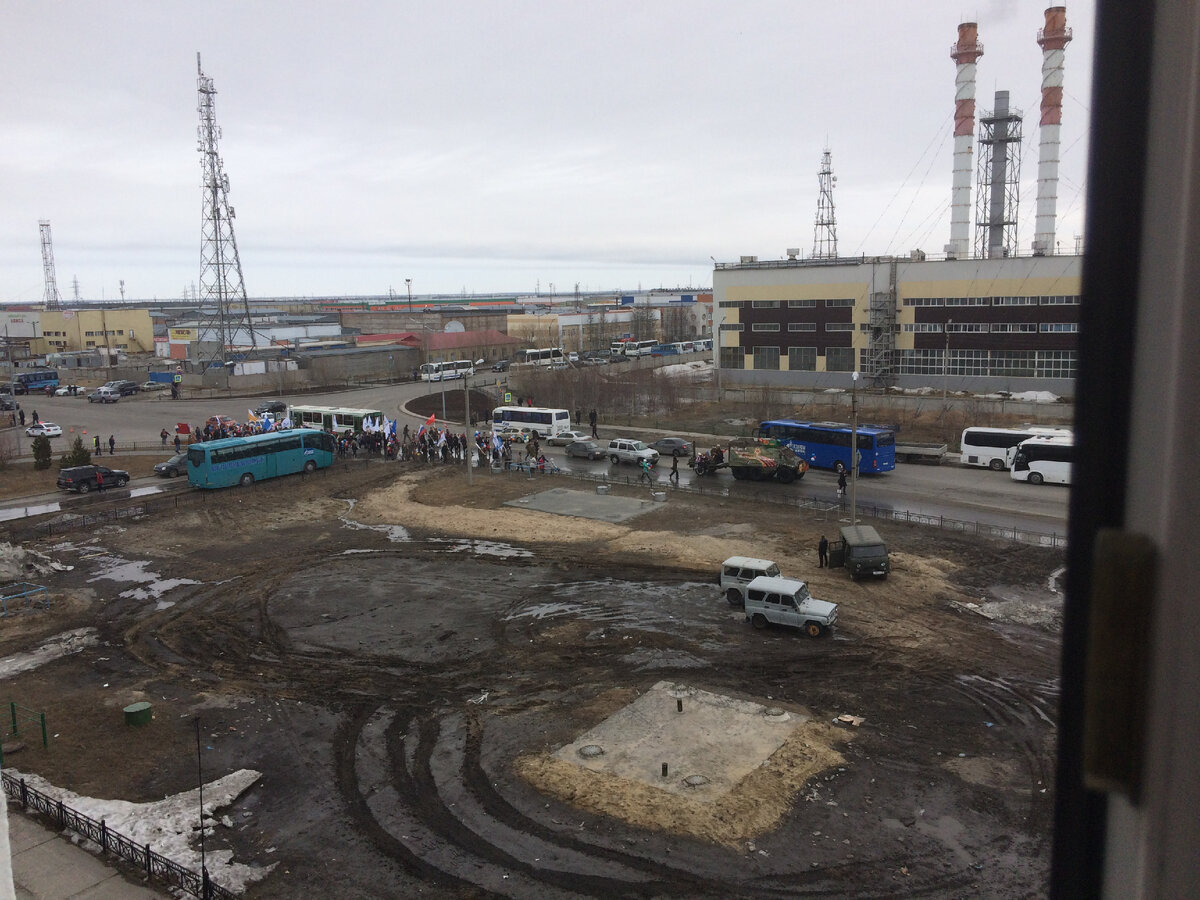 Электорат торопится к урнам делать выбор